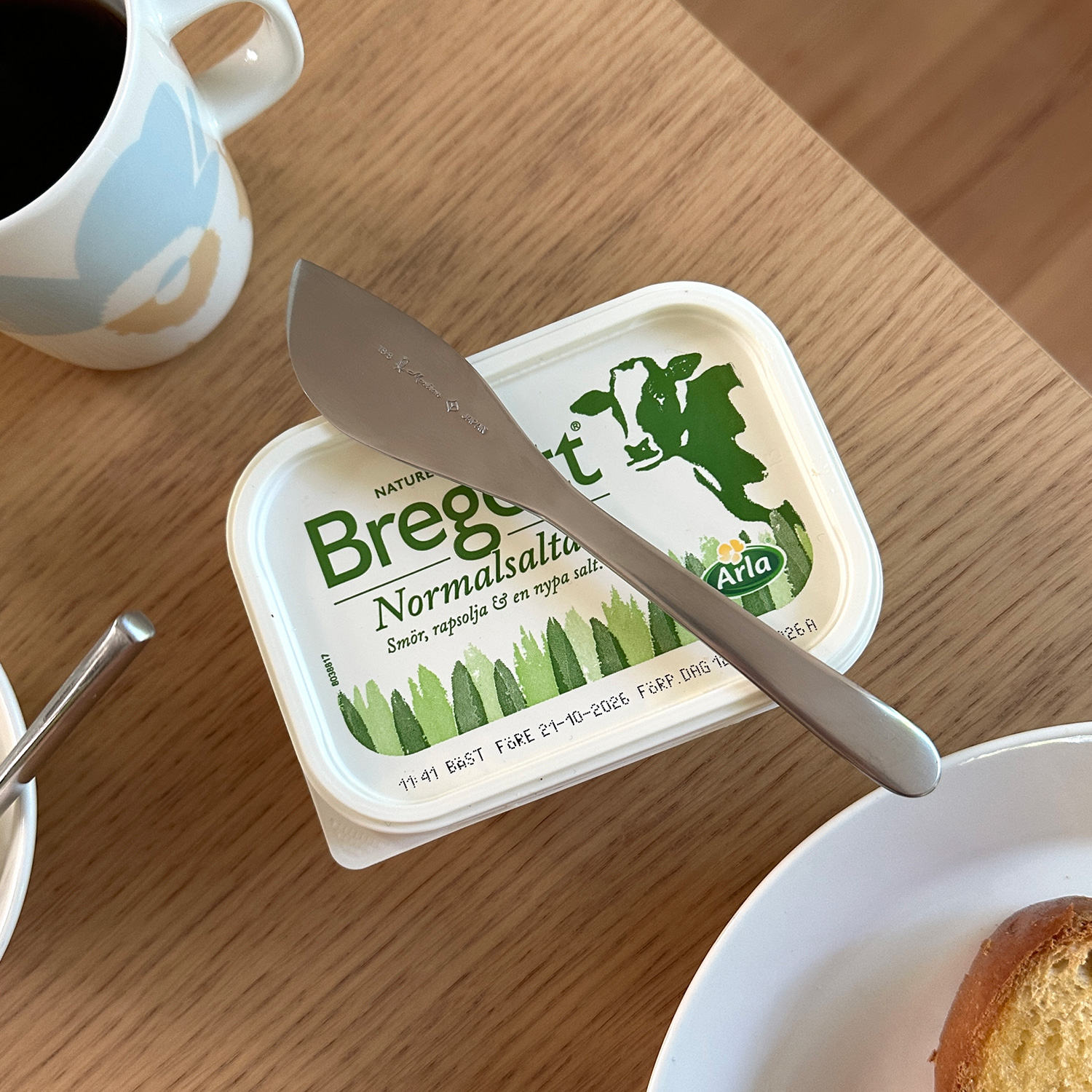 Butter on toast - Image 2
